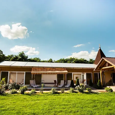 Szatmar Beregi Elmenyliget Apart Otel 4*